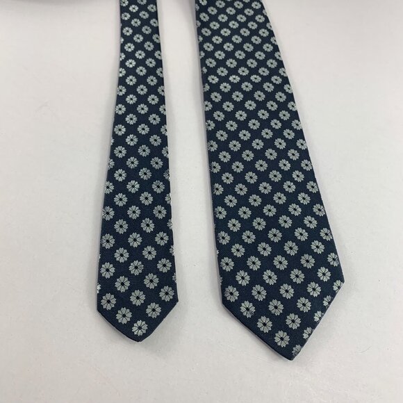 Macy's Men's Store Black w/ Silver Flowers Men's Skinny Tie 3" x 57" Vintage - Picture 2 of 3